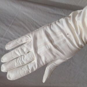 4. Vintage Hollywood Glam Elegant White  Gloves